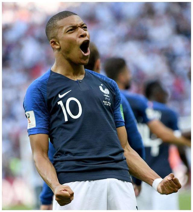 弗兰克：我是家里最有“圣诞氛围”的人；儿时没想过当教练（弗兰克自述：家里最有圣诞味儿的是我，小时候从未想过当教练）