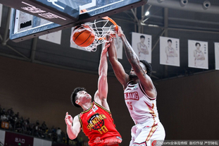 热身赛：U18国青2-1吉尔吉斯斯坦U18，魏祥鑫、贾伟伟建功（U18国青热身赛2-1力克吉尔吉斯斯坦U18，魏祥鑫与贾伟伟破门）