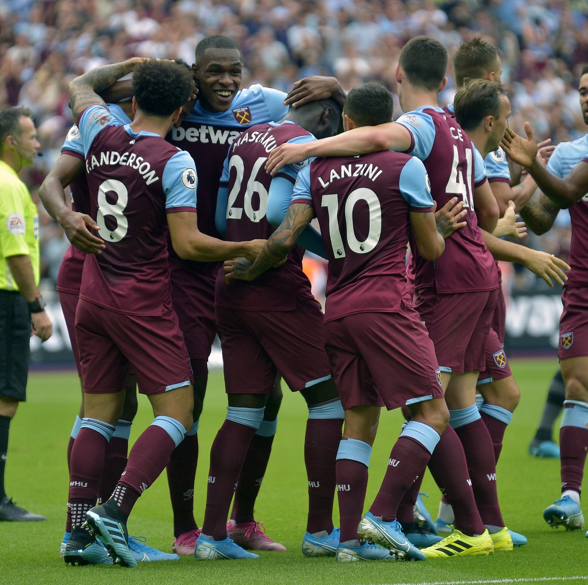 率巴黎首夺欧冠！官方：多纳鲁马当选FIFA年度最佳门将（官方宣布：多纳鲁马当选FIFA年度最佳门将，率巴黎捧得队史首座欧冠）